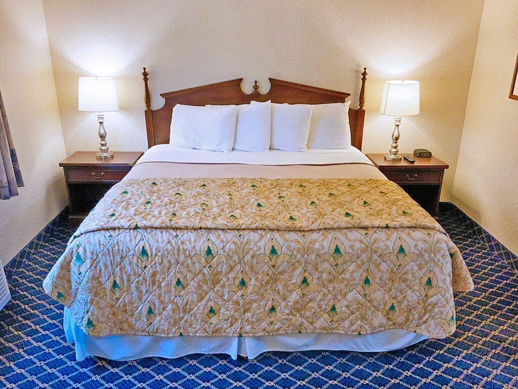 Regency Inn & Suites 웨스트 스프링필드 외부 사진