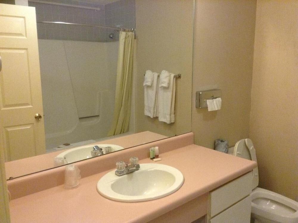 Regency Inn & Suites 웨스트 스프링필드 외부 사진