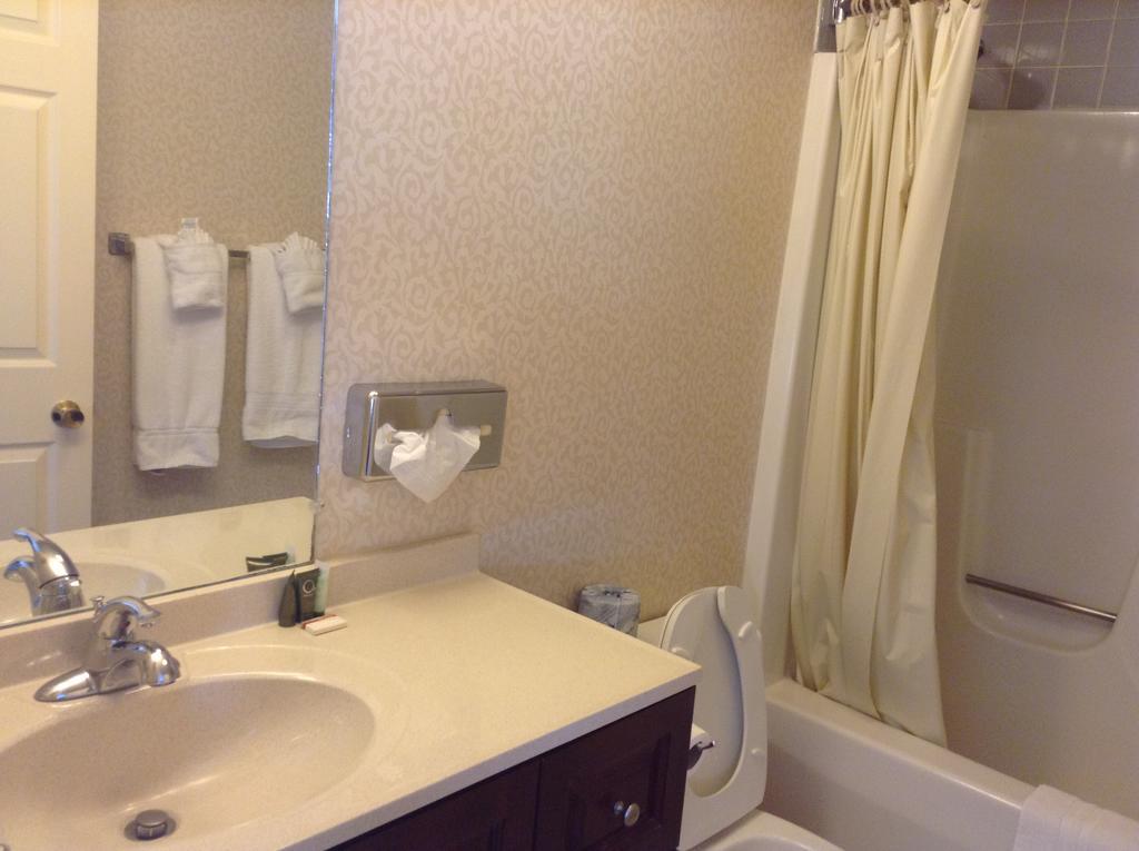 Regency Inn & Suites 웨스트 스프링필드 외부 사진