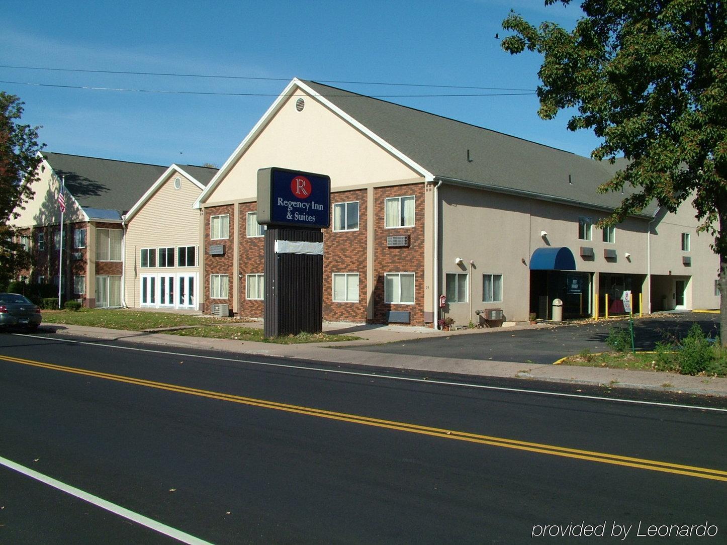 Regency Inn & Suites 웨스트 스프링필드 외부 사진