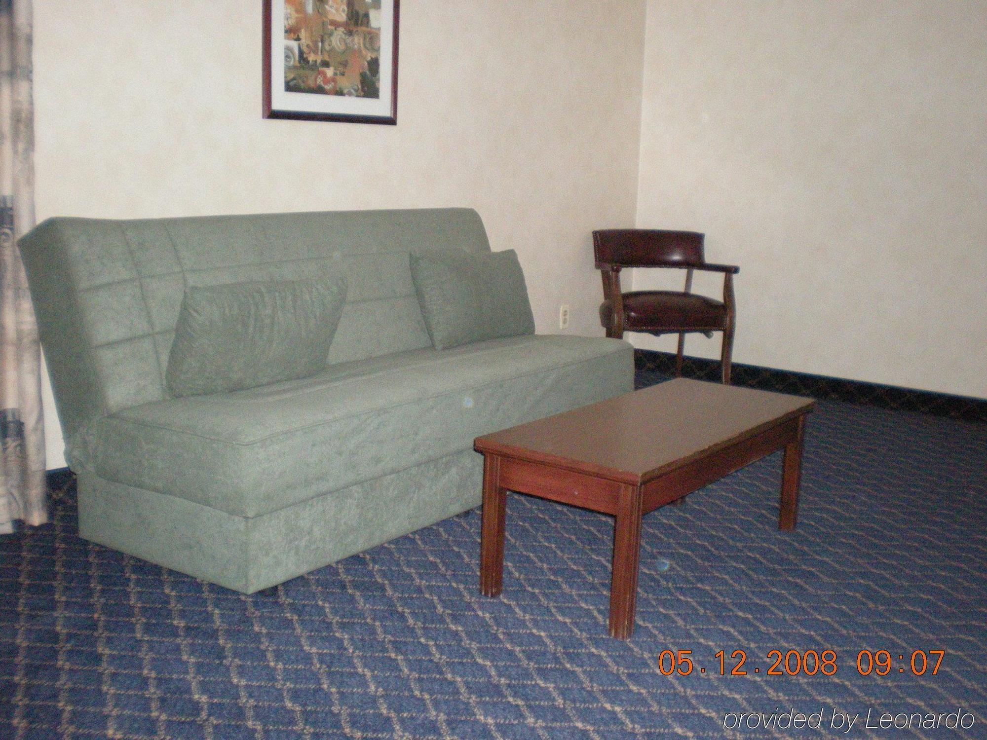 Regency Inn & Suites 웨스트 스프링필드 객실 사진