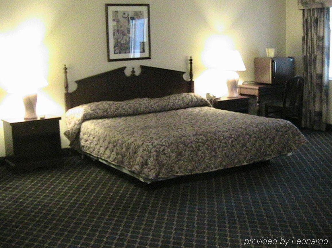 Regency Inn & Suites 웨스트 스프링필드 객실 사진