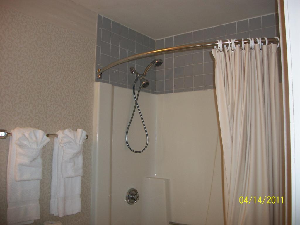 Regency Inn & Suites 웨스트 스프링필드 외부 사진