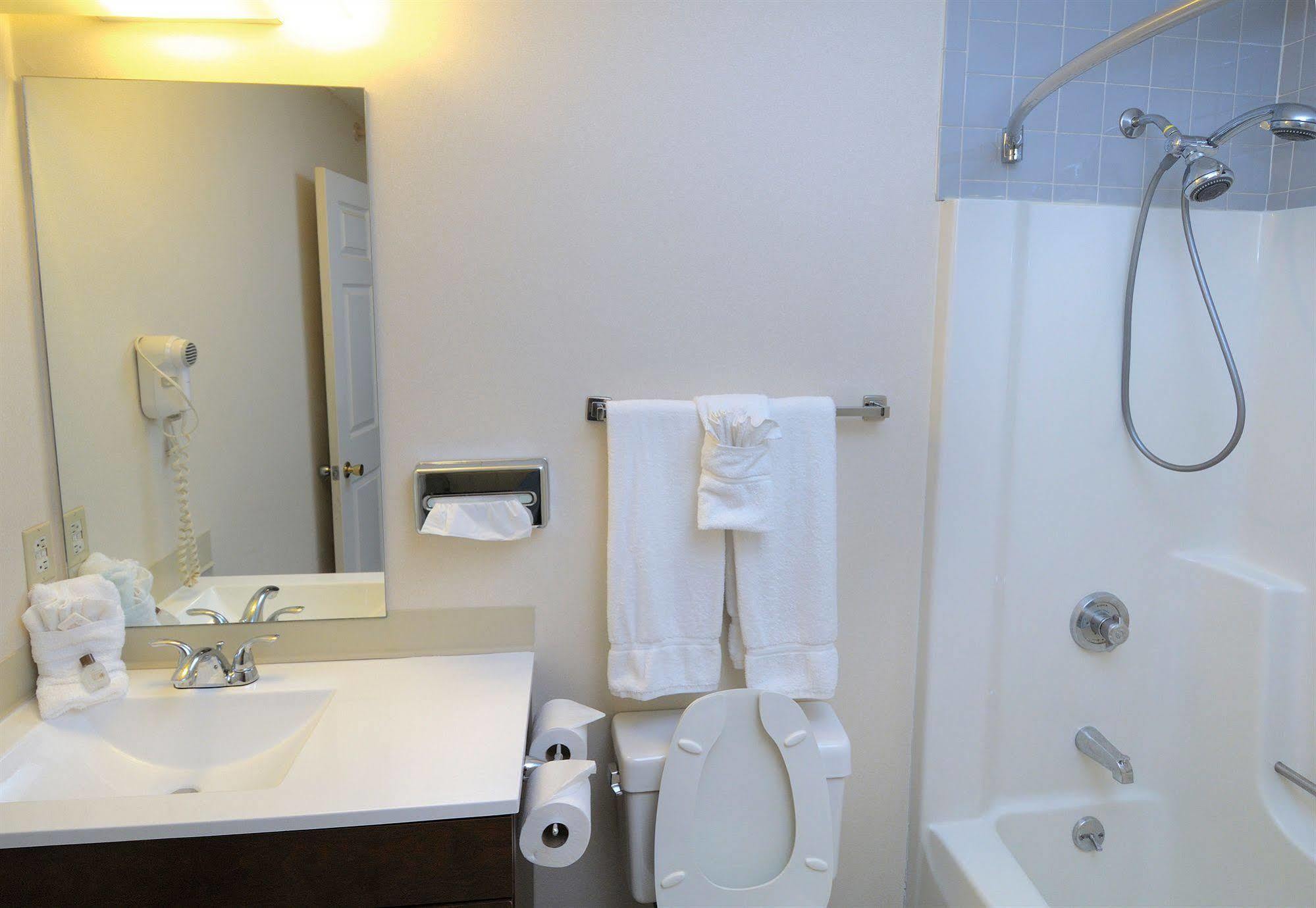 Regency Inn & Suites 웨스트 스프링필드 외부 사진