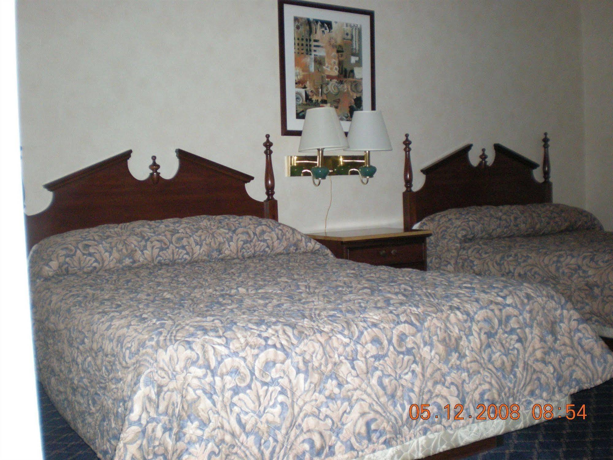 Regency Inn & Suites 웨스트 스프링필드 객실 사진